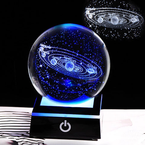Planète Terre-boule De Cristal Globe, Ornement Gravé Banque D