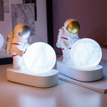 Lampe figurine cosmonaute lune 3d